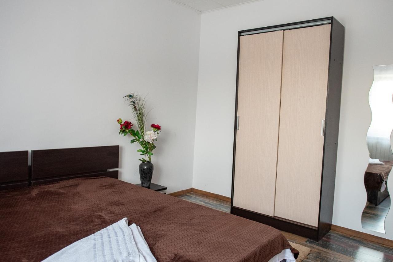 5 Bedrooms Luxury Apartment Villa Bukares Bagian luar foto