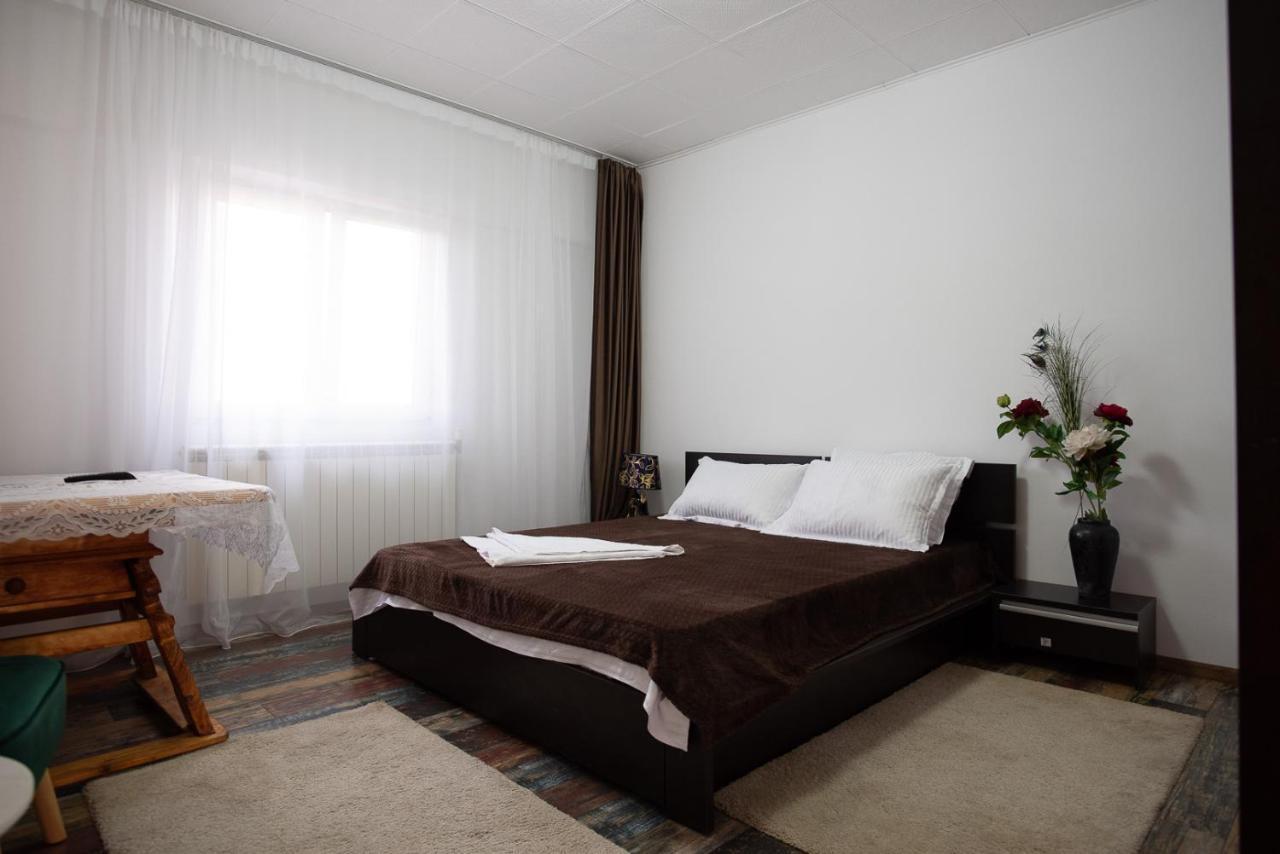 5 Bedrooms Luxury Apartment Villa Bukares Bagian luar foto