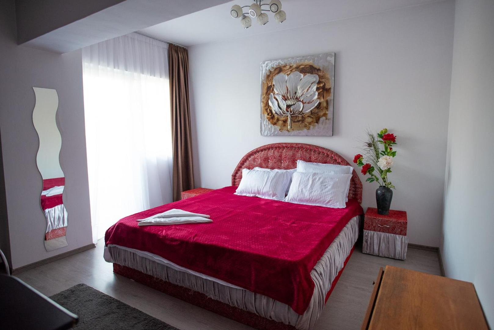 5 Bedrooms Luxury Apartment Villa Bukares Bagian luar foto
