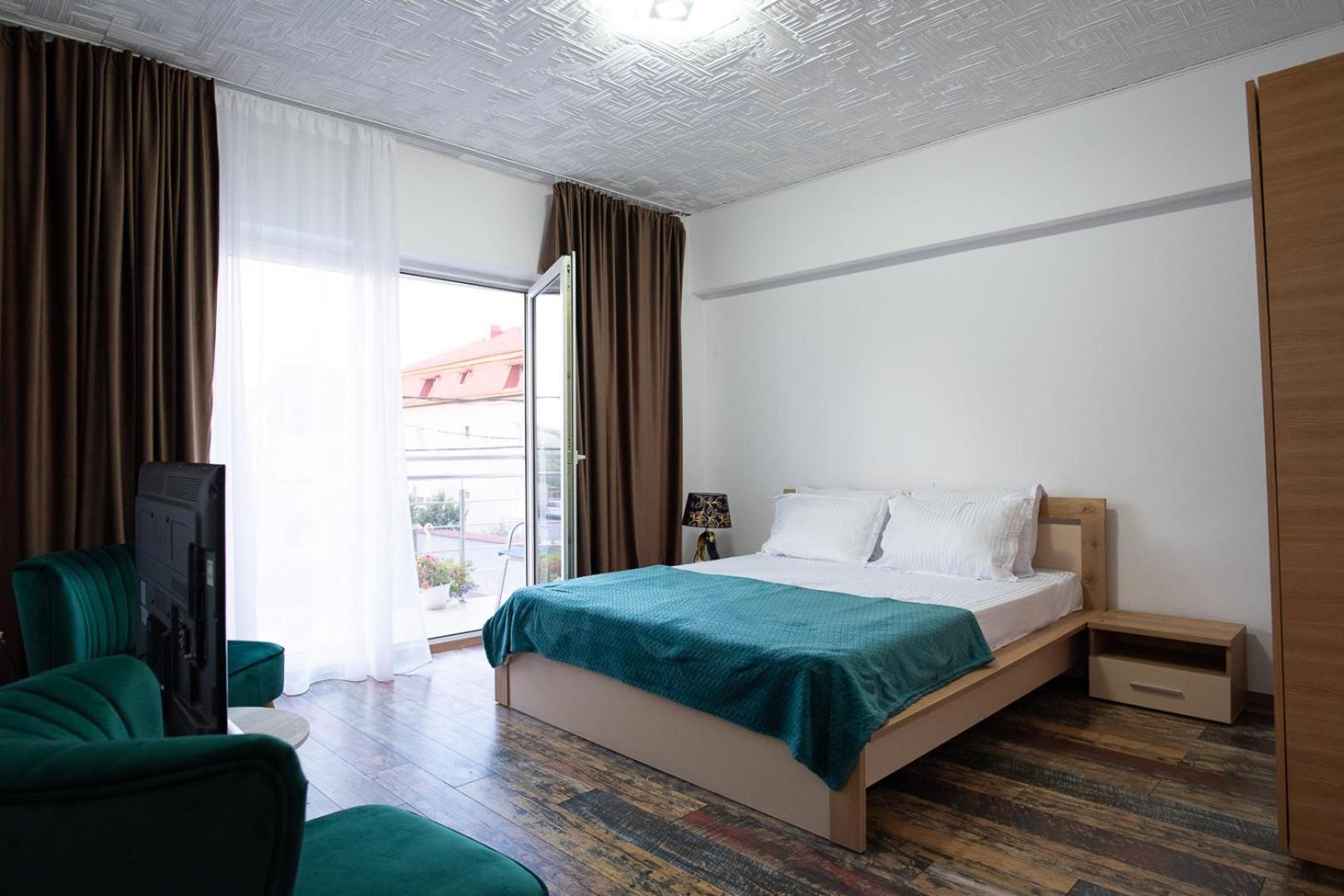 5 Bedrooms Luxury Apartment Villa Bukares Bagian luar foto
