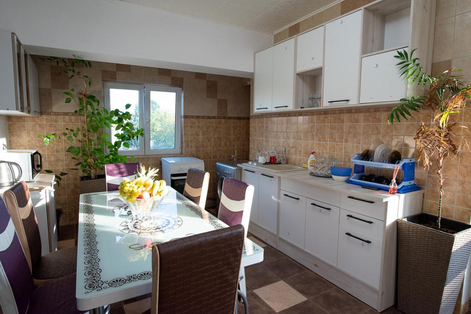 5 Bedrooms Luxury Apartment Villa Bukares Bagian luar foto