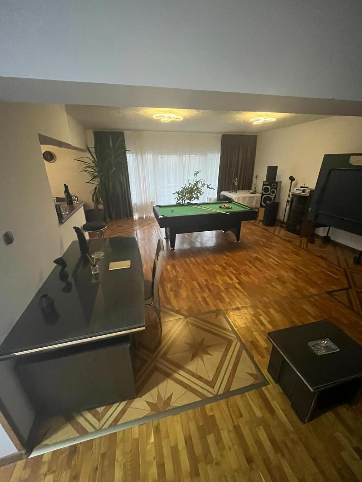5 Bedrooms Luxury Apartment Villa Bukares Bagian luar foto